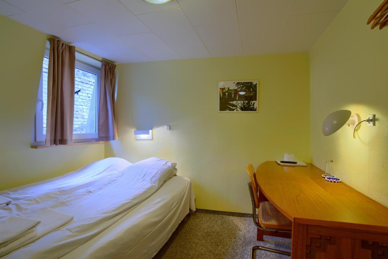 Ebsens Hotel Maribo Exterior photo