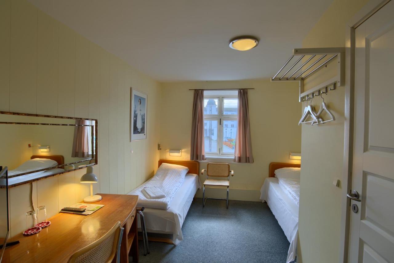 Ebsens Hotel Maribo Exterior photo