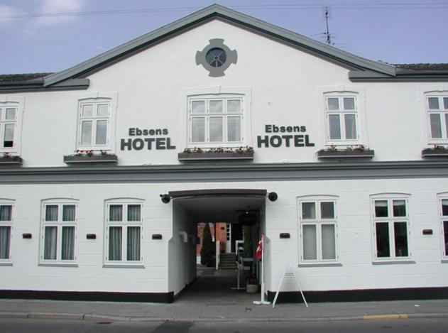 Ebsens Hotel Maribo Exterior photo